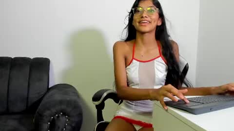 Nira Lux online show from 1, 7, 2026