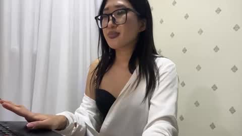 Snapshot of niravoid chatting on 25, 9, 2025 niravoid online show from 25, 9, 2025