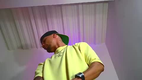 Nicolas Muscle online show from 11, 12, 2024