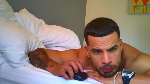 Nicolas Muscle online show from 2, 3, 2025