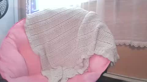 Snapshot of no_facequeen chatting on 4, 12, 2025 Leah online show from 4, 12, 2025