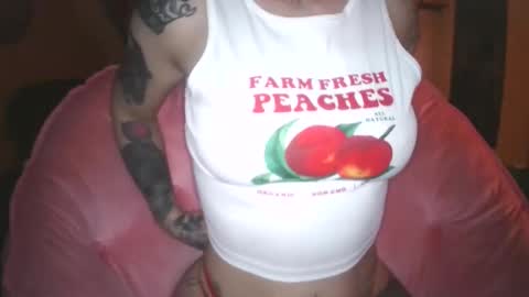 Snapshot of no_facequeen chatting on 6, 1, 2026 Leah online show from 6, 1, 2026