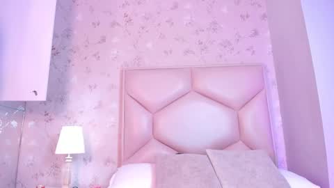 Snapshot of noa_butterfly chatting on 14, 9, 2025   ambarsulliva  online show from 14, 9, 2025