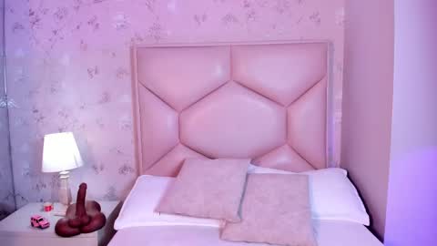 Snapshot of noa_butterfly chatting on 14, 10, 2025   ambarsulliva  online show from 14, 10, 2025