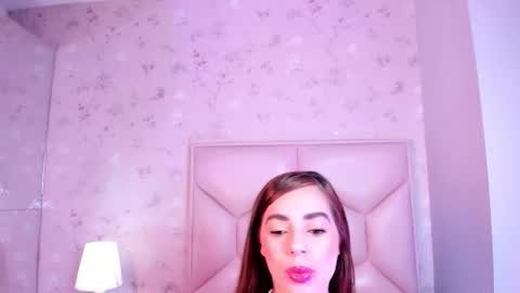 Snapshot of noa_butterfly chatting on 20, 10, 2025   ambarsulliva  online show from 20, 10, 2025