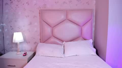   ambarsulliva  online show from 2, 12, 2025