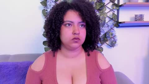 Snapshot of noa_veega chatting on 16, 12, 2025 N O A online show from 16, 12, 2025