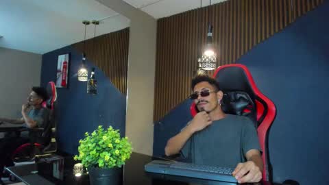 Snapshot of noaahtylor chatting on 4, 3, 2026 Noah online show from 4, 3, 2026