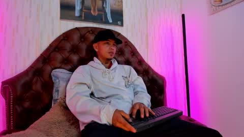 Noah Blake online show from 14, 1, 2026