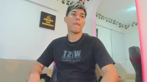 Snapshot of noah_carter66 chatting on 5, 11, 2025 noah online show from 5, 11, 2025