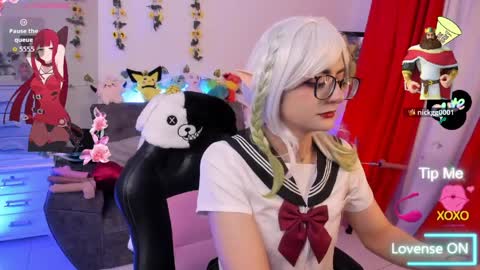 Snapshot of noah_cherry chatting on 8, 4, 2026 Anna Cherry online show from 8, 4, 2026