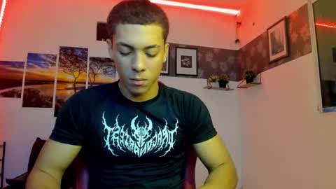 noah_flynn1 online show from 25, 9, 2025