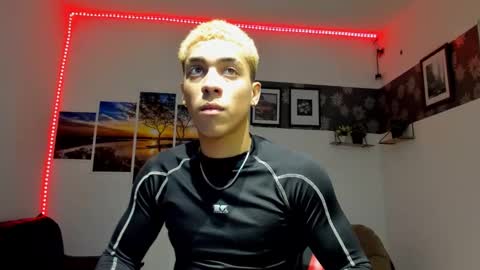 noah_flynn1 online show from 9, 10, 2025