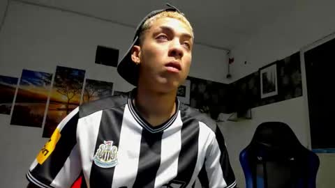 noah_flynn1 online show from 28, 10, 2025