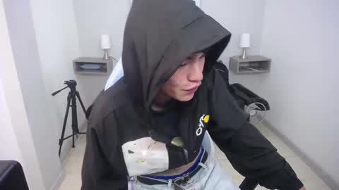 noah_victoria online show from 6, 2, 2026