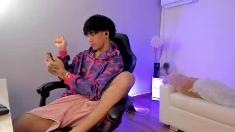 Snapshot of noahbull19 chatting on 4, 6, 2026 noahbull19 online show from 4, 6, 2026