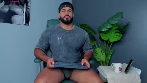 Snapshot of noahcrux chatting on 6, 2, 2026 Noah online show from 6, 2, 2026