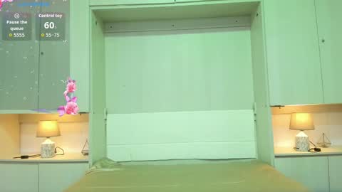 noalane online show from 9, 10, 2025