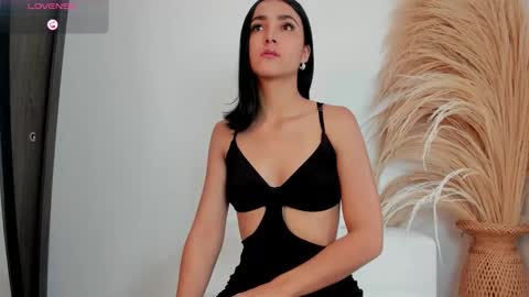 Noami Rose  online show from 21, 12, 2025