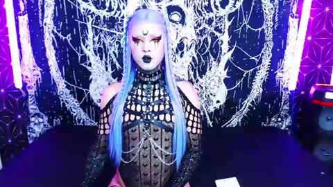 caroline online show from 17, 6, 2026