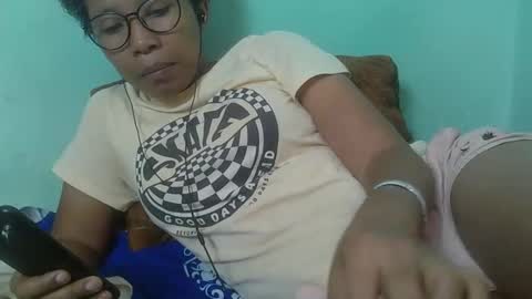 Snapshot of noella711128 chatting on 15, 12, 2025 noella711128 online show from 15, 12, 2025