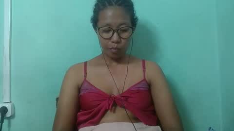 Snapshot of noella711128 chatting on 17, 12, 2025 noella711128 online show from 17, 12, 2025