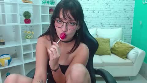 Snapshot of noeva_ chatting on 20, 9, 2025 Noeva online show from 20, 9, 2025