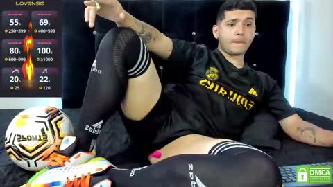 Snapshot of noha_white chatting on 1, 12, 2025 Noha online show from 1, 12, 2025