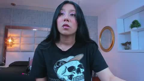 Snapshot of nohemi_louse chatting on 19, 4, 2026 Nohemi online show from 19, 4, 2026
