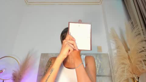 Snapshot of nora_dasilva chatting on 24, 9, 2025 Nora Da Silva online show from 24, 9, 2025