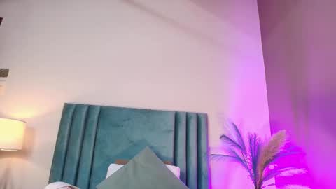 Snapshot of nora_dasilva chatting on 25, 10, 2025 Nora Da Silva online show from 25, 10, 2025