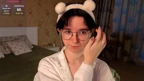 Nora Failure online show from 25, 10, 2025