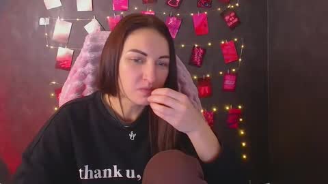 Nora online show from 4, 12, 2025