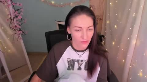Nora online show from 22, 5, 2026