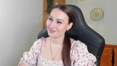 NoraFoxes online show from 5, 2, 2026