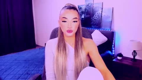 Snapshot of norasun chatting on 9, 11, 2025 NoraSun online show from 9, 11, 2025