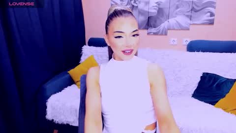 Snapshot of norasun chatting on 14, 11, 2025 NoraSun online show from 14, 11, 2025