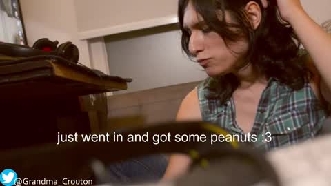 Snapshot of noreallyilikepeanuts chatting on 11, 3, 2025 Ariane online show from 11, 3, 2025