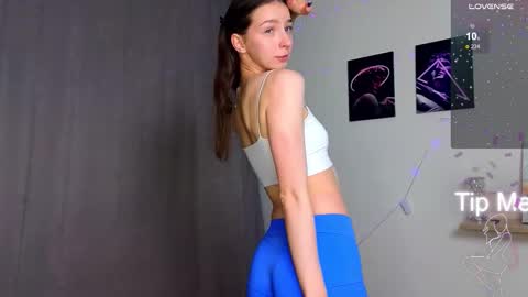 Hello My name is Helene NTMU  Finger up if u like what u see online show from 16, 10, 2025