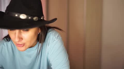 Tina online show from 25, 2, 2026