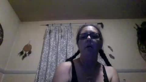 Snapshot of nothingbutthongs chatting on 5, 11, 2025 nothingbutthongs online show from 5, 11, 2025