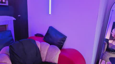 Nova Salvatore online show from 6, 3, 2026