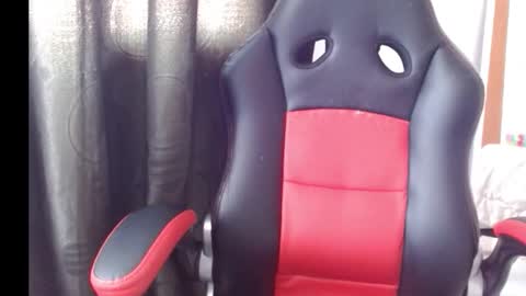 Snapshot of novaperotti chatting on 5, 10, 2025 novaperotti online show from 5, 10, 2025