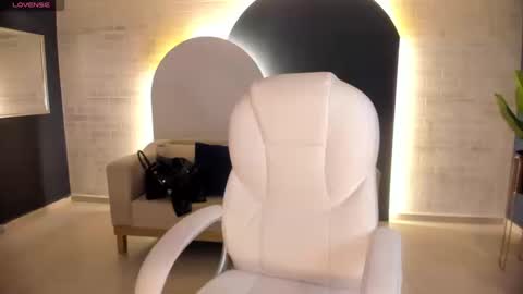 Snapshot of novaspencer chatting on 10, 9, 2025 Nova online show from 10, 9, 2025