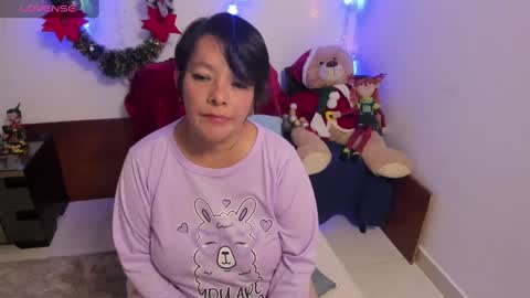 nuit_rose online show from 2, 1, 2025