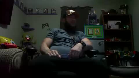 Awwwww Hey Sweetie Pies. Welcome To The Sweetie Pie Lounge. Enjoy The Dad-Cast. SweetCorny Fun-loving Dad Talk. online show from 18, 12, 2025