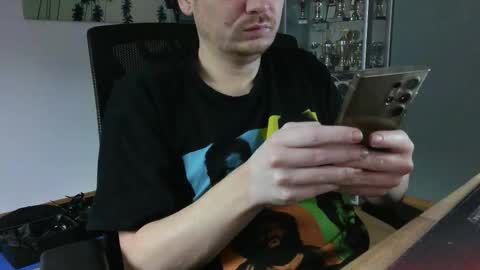 Snapshot of numlove chatting on 11, 10, 2025 Slave for Mistress and Master online show from 11, 10, 2025