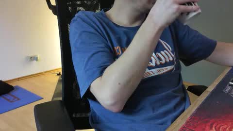 Snapshot of numlove chatting on 25, 10, 2025 Slave for Mistress and Master online show from 25, 10, 2025