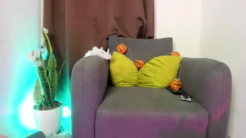Snapshot of nyalgasai1 chatting on 12, 10, 2025 Nia online show from 12, 10, 2025