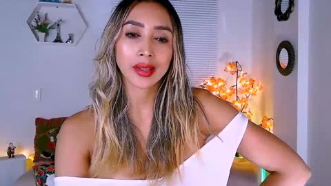 Nycole online show from 22, 12, 2024